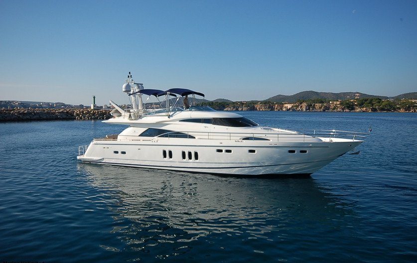 FAIRLINE SQUADRON  74. Charter yacht a Palma di Maiorca